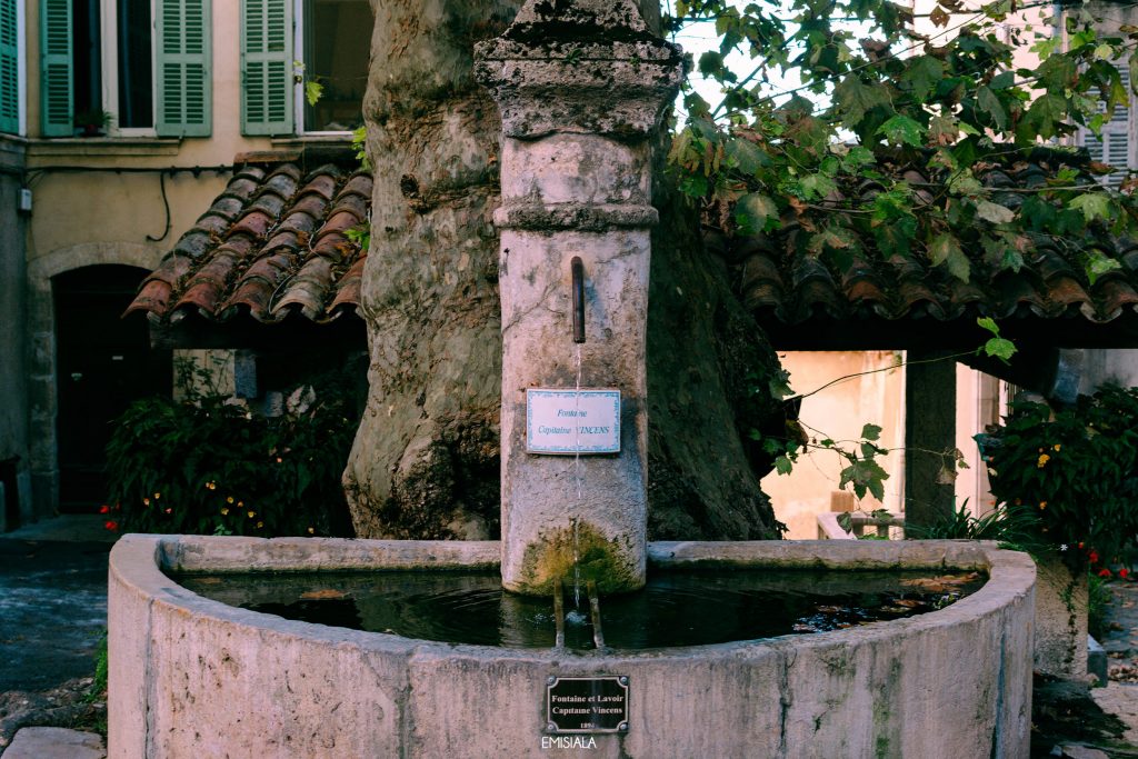 Fontaine de Barjols. 